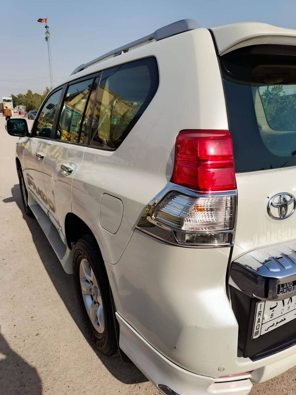 سلام عليكم 
برادو 2013 كويتي شرط ( اخت الزيرو ) بعدهه بوضع الشركه 

السياره جديده لوك شرط كلهه شركه بعدهه بوضع الزيرو جديد 

المواصفات فول ١/١ كويتي معروف الساير  السبير والعده مامستخدمات زيرو جديد بشكل مكفوله من الصبغ والبارد ومن كلشي حته مكفوله حته البلاستك كفاله محرك كير صدر تخم تاير بعده كله جديد  ونعومته خير من الله  وعل فحص عل شرط استخدام شخص  الموصفات كويتي فول 

فتحه سلايت 

بصمه 

١٠ ايرباك 

دبل تانكي 

هوك خلفي 

مري شفط وترحيب

فول تحكم استيرن 

كروز سرعه 

داخل صاج ملكي 

دركه صاج 

كشنات جلد وبعدهن بنايلون الشركه وال ٧ راكب بعده مامفتوح 

سبير معلك 

محرك 6 سلندر 4000

دفع رباعي 4x4 

7 راكب 

السياره جديده وبل عافيه عل ياخذهه 

مكان السياره بغداد 

رقم بغداد 

رقمي ***********
