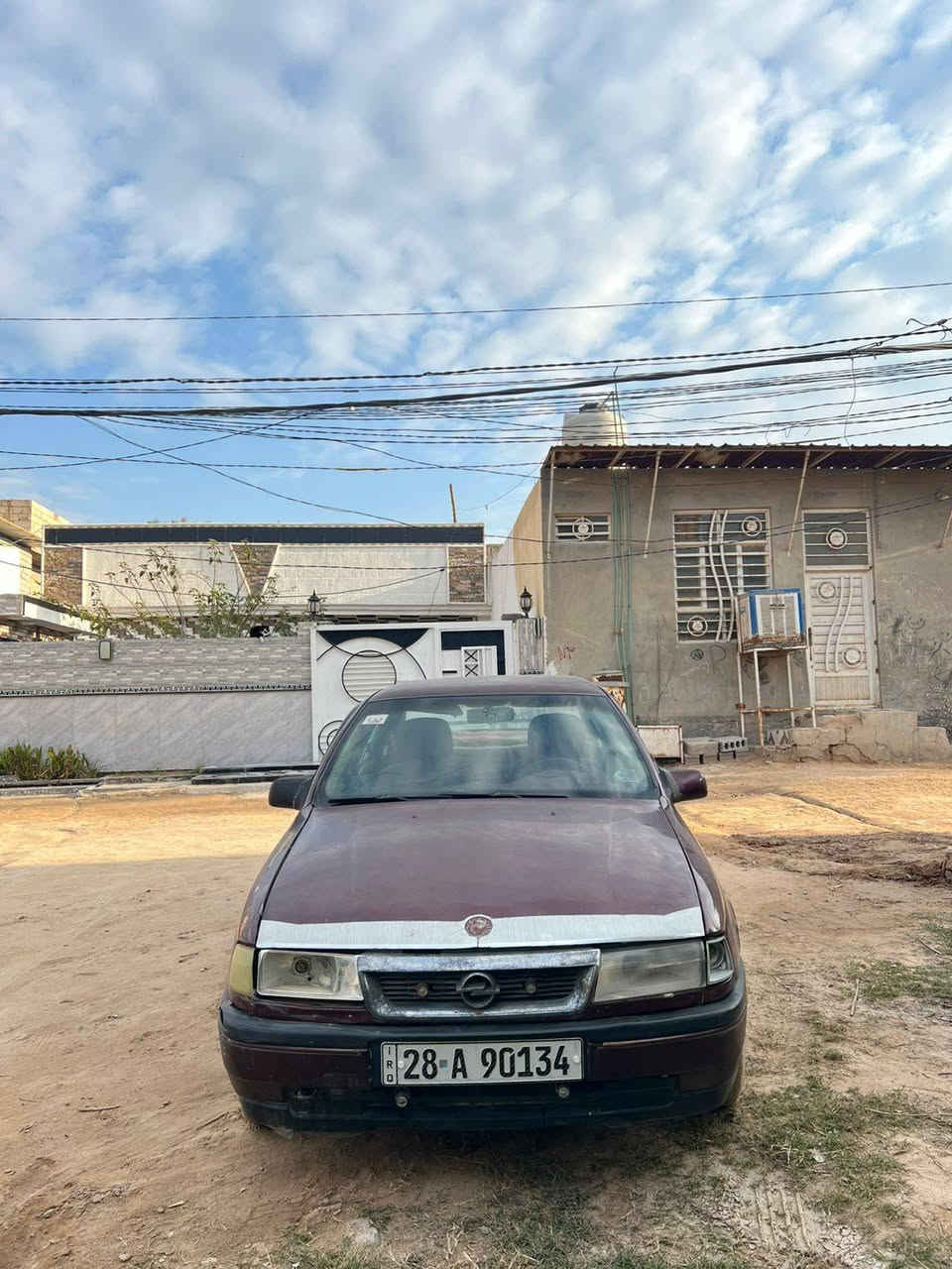 السلام عليكم سيارة أوبل فكترا للبيع موديل 1991 مشروع وطني سنوية نهاية ٢٦ راعيها موجود السيارة كلشي ما بيها بس الباب وضربة خفيفة مثل ما موضح بالصورة مكاني كربلاء السعر ۲۹ وبيها مجال للاستفسار***********
