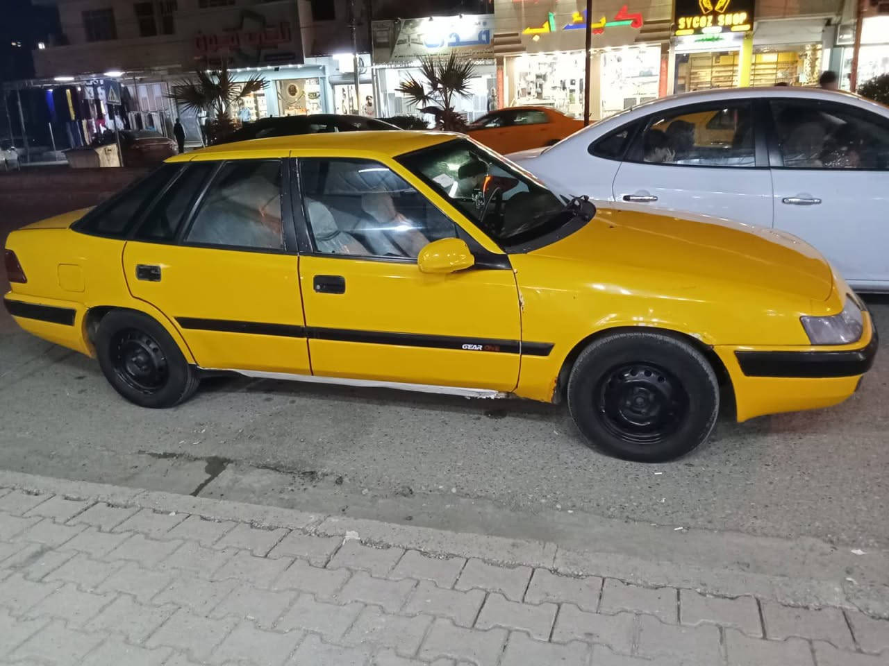 للبيع ( دايو محرك فل 16 تكسي رقم كركوك تبريد وتدفئه بطاقه بنزين موجود شرط تحويل ووكاله سياره بدون ضربه وحادث سعر 25 ورقه وبي مجال قليل رقم ***********
