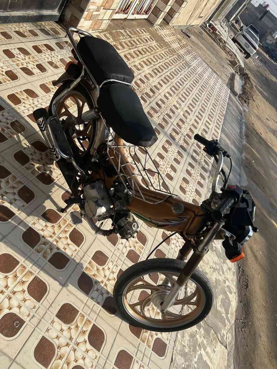 السلام عليكم ورحمة الله وبركاته دراجه 70للبيع دراجه مكينه ناعمه وتخبل دراجه نضيفه ومرتبه للاستفسار ***********
