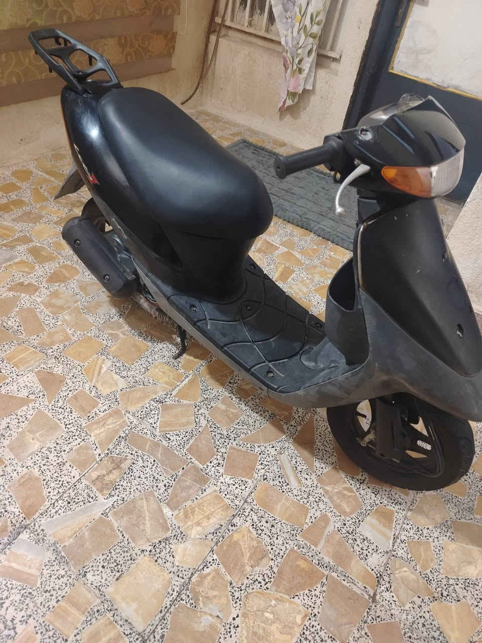 السلام عليكم دراجه للبيع ساسوكي مصطره دراجه نضيفه ما مفتوحه سلف هندر كهربائيات كلها ر سعره ٥٥٠ /***********
