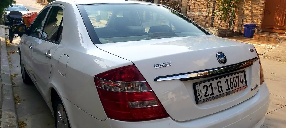 جیلی مۆدێل (٢٠١٣) گێڕئۆتۆماتیک (٦) گێڕعادی  ویلکەپ  ئەی بی ئێس  بیلاد پەردەیە  لایت ئۆتۆیە مەکینەی مەرغوب زنجیر  گێڕسیم  تەبریت  چوارجام کارەبایی  قفل مەرکەزی  شاشە ئەی پات
بەشەرتی گێڕو مەکینە و کارەبای و تەحویل ئەی فرۆشم    
سەنەوی تاساڵی  ( ٢٠٢٨ ) تازەیە سەیارەکە بەناوی خۆمەوەیە    داوای  70$ گەڵاو معامەلە لێدەکەم  لەسلێمانیم   سێ پارچەی بۆیاحە  تۆزی ساردی شی هەیە 
( 0770 159 39 11 )  0750 111 24 18 السليمانية, العراق
