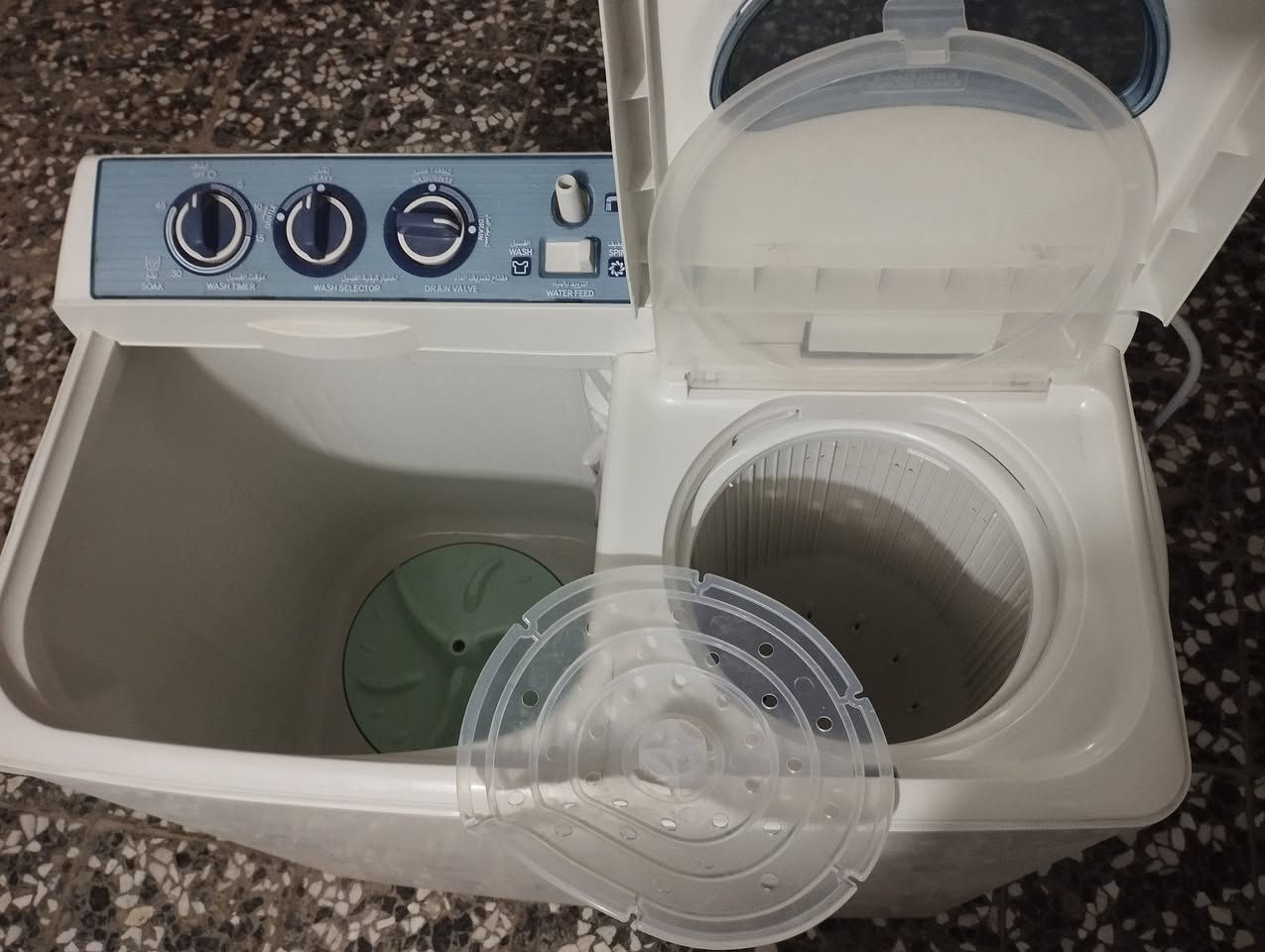 غسالة توشيبا العربي 7 كيلوا للبيع جديدة 5 مرات غاسلين بيها فقط نظافة 100%  السعر 150 ألف وبيها مجال مكانها في النجف للاستفسار ***********
