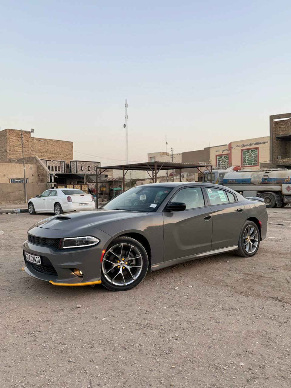 النوع : دوج تشارجر .
الفئة : GT بلاك توب ٢ ويل.
الموديل : 23 اصل.
last call النداء الاخير
اللون : اسمنتي .
سعة المحرك : V6 3600.
المسافة المقطوعة:15 الف .
الرقم: بغداد باسمي
المواصفات :.
بصمه + تشغيل عن بعد نظام سبورت S
super truck نظام
مقاعد مخمل حضن
نظام الصوت  البينا
نظام الخرائط (GPS) .
المصابيح الأمامية LED.
دبل كزوز
مانع انزلاق
شاشة كبيرة
كاميرا دوارة
حساسات
ويل كب ٢٠ بلاك توب
مرآة عاكسة للضوء
مانع انزلاق
ظام كروس تحديد السرعة
فول تحكم استيرن .
الحالة الفنية : السيارة جديدة جدا وبدون أي نقص
كاملة.
الحادث : السيارة وارد كندي حادثة موضح بالصور.
للتوصل *********** بي واتساب
