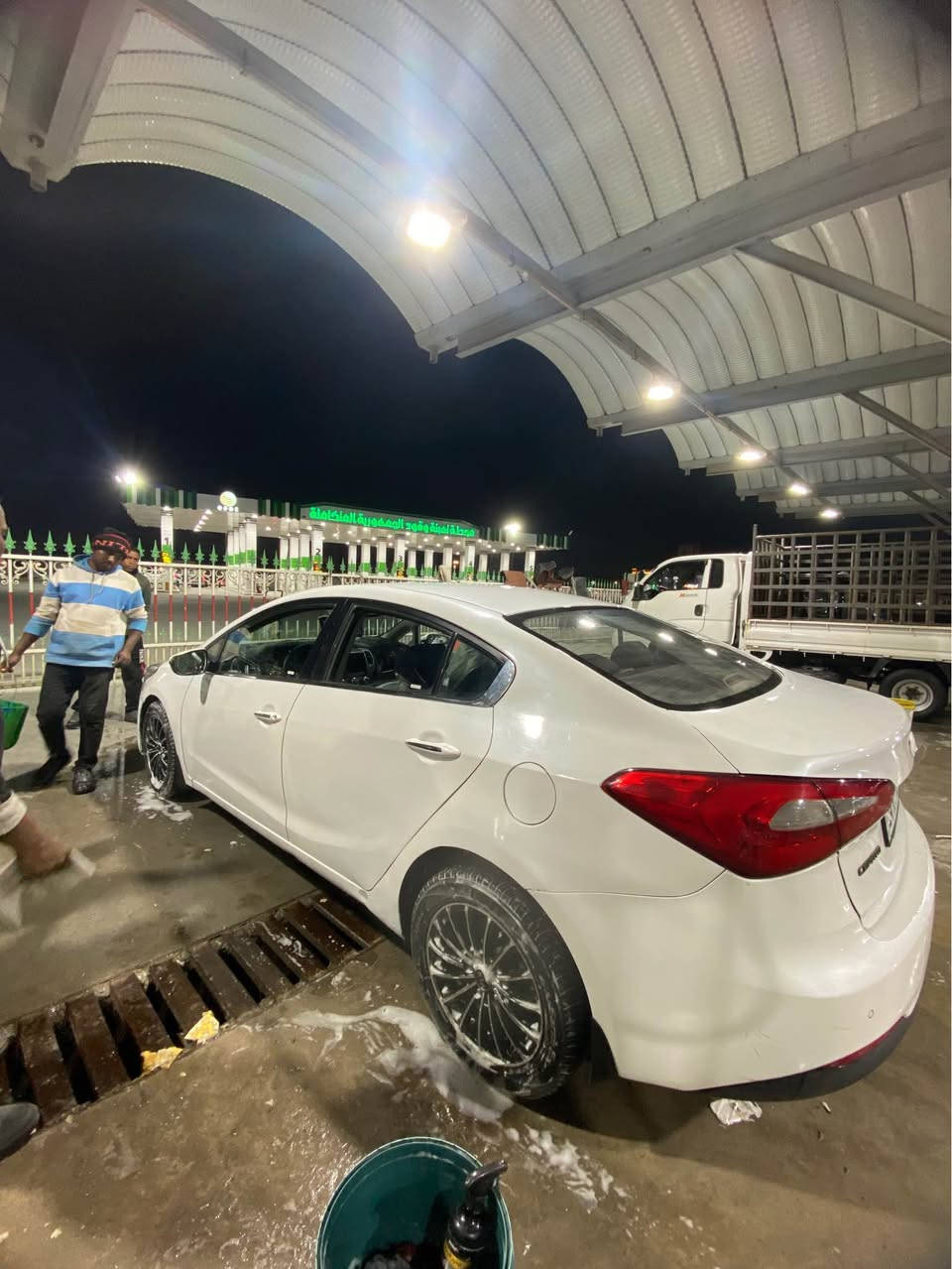 سلام عليكم
كيا سيراتو 2015 خليجي فول مواصفات بأسمي رقم بصره الجديد لل 31 تحويل يمته ما يعجبك 
كير at شفتات تسارع نضام سبورت + نورمال 
مكينه 1600 دوش بيهه تبخير خفيف 
تبريد قطعتين شرط ثلج 
حداده جديده تخم تاير جديد
ضربتها صندوق وتعديل بالحوض وجاملق خلفي والباب صبغ وبيه كم شخط بسيط مبين بالصور  
السعر  93  وبيه مجال قليل للشراي 
مكاني بصره صالحيه شارع اللواء 
هاتف *********** البصرة, العراق
