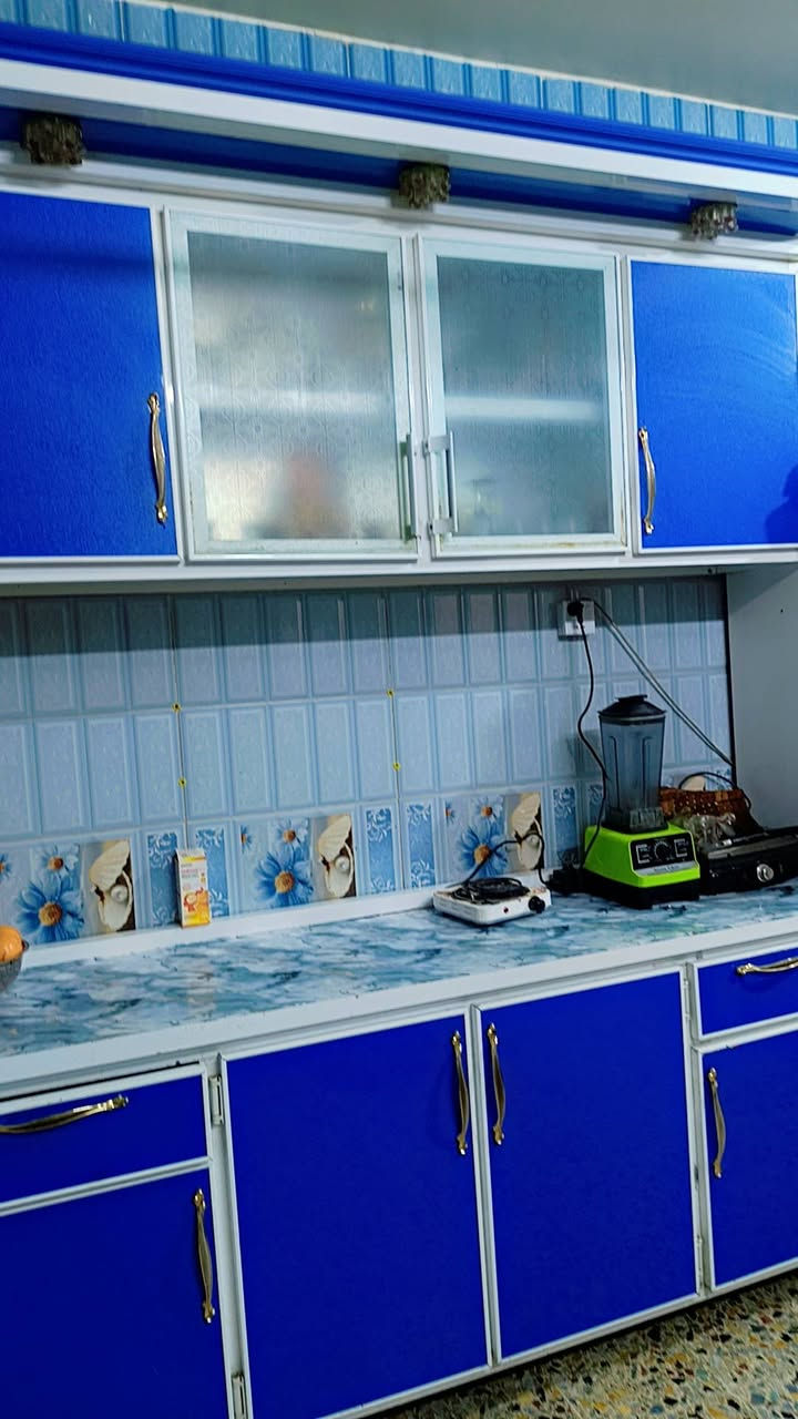 سلام عليكم كونتر للبيع تفصال كللش نظيف مو سوكي سعر ٥٥٠ بي مجال بصيط ٤ونص تقريبا قياس الكاونتر مكانه الصليخ اتصال *********** وتساب ***********
