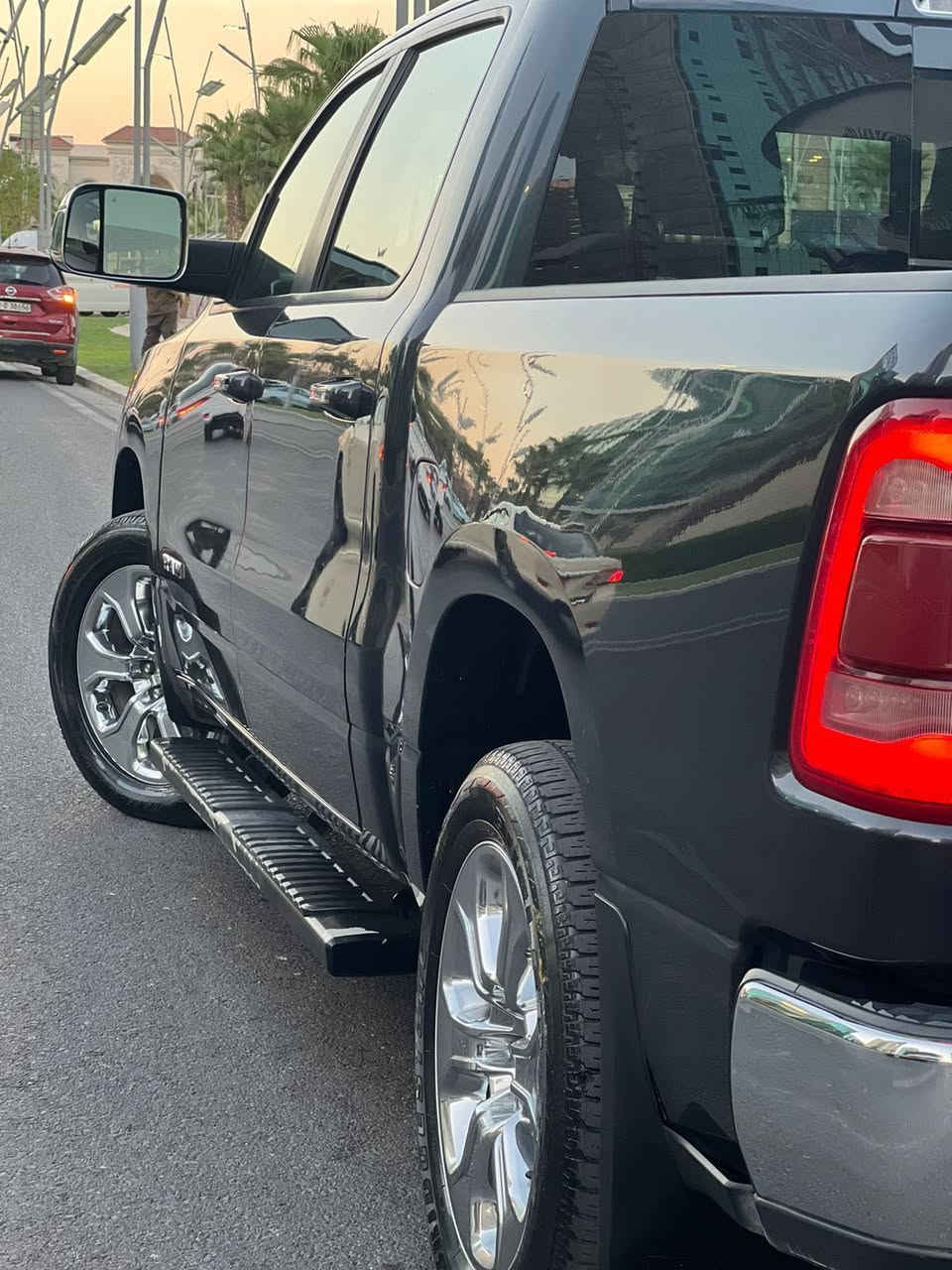 رام BIGHORN للبيع موديل 2019 ( كلين تايتل )
بدون حادث يعني
باب طويل بدي قصير 

- بانورما 
- رادارات بالمرأة 
- كشنات جلد ابيض
- كشنات امامية مع الستيرن تدفئة 
- 4×4 
- لايتات LED 
- دواسات 
ـ غطاء بدي 
- مرأة قلاب 
- كشافات ضباب 

ماشية 74 الف ميل فقط وقابلة للزيادة 

// مكان السيارة بغداد منصور

هـ:***********
متواجد عل واتس
