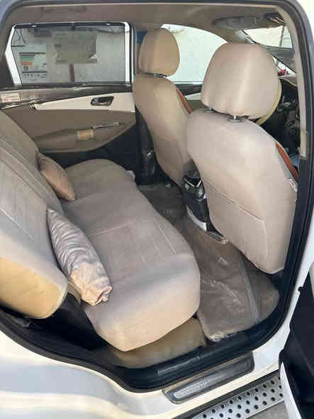 السلام عليكم سورنتو رقم بغداد تحويل ثاني يوم موديل ٢٠١٨ كفاله عامه السياره مال بيت مضمومه ما عدى الي بل باب الي بل صوره موضح السياره ماشيه ٦٦ الف وقابل للزياده مكان السياره بغداد *********** السعر (228) وبيه مجال
