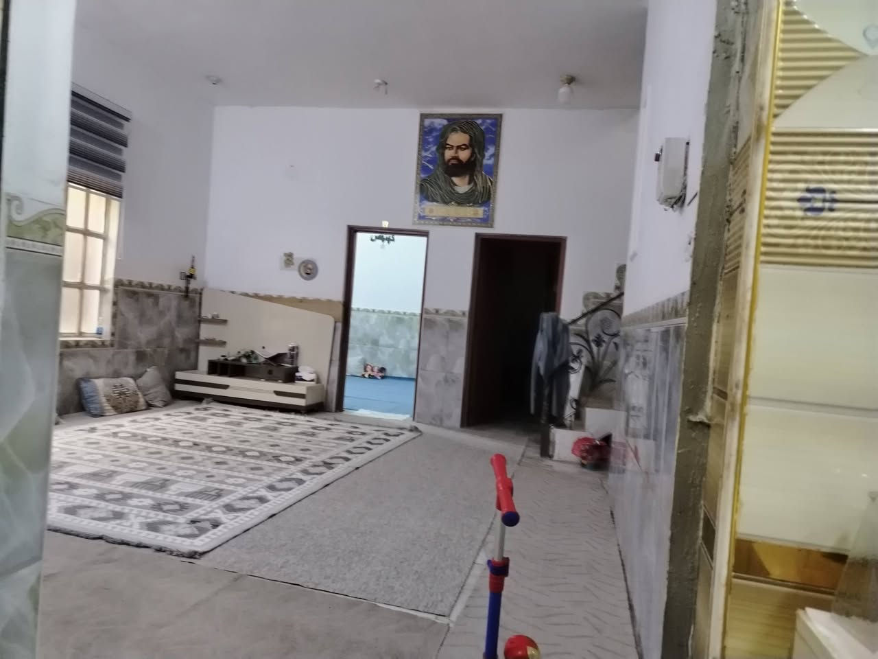 بيت للبيع ٢٠٠ متر منطقة سيد علاوي الفرع المقابل مكتب بينال ثالث بيت بالشارع نظيف طابق واحد بيع مستعجل او مراوس . مع الفرق للاستفسار الاتصال على الرقم ***********
