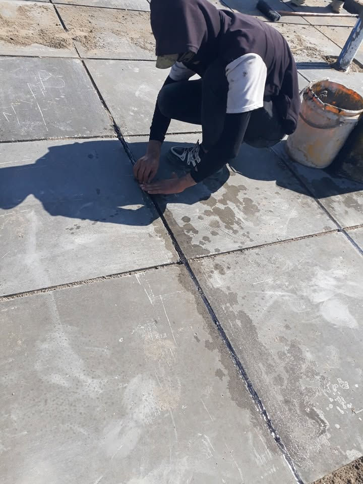 خوكم ابراهيم 
  المواد درجة أولئ شغل تسليم مهندس 

تطبيك الأشتايكر كرسته وعمل المتر ١٦

مع فلين أبيض ٣ سم مضغوط سعر المتر ١٨

مع فلين أبيض ٥ س مضغوط سعر المتر ٢٠

مع فوم ٣ سم كويتي سعر المتر ٢١

مع فوم ٥ سم كويتي سعر المتر ٢٤

إعادة ماستك المتر ٣

ملاحظه المساحات الصغيرة تنحسب قطعيه مو ع متر  للستفسار اكثر اتصل *********** هاذا بي وات ساب الاسيا ***********
