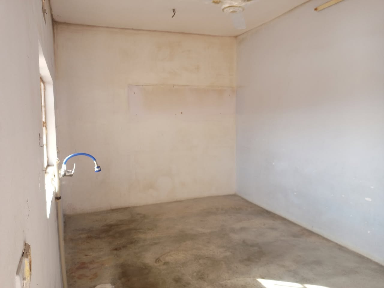 بيت للبيع في هواره به رزه قريب على الشارع العام فرع فريدون ابو مخضر مساحة البيت 165متر سعره 38 مليون وبيه مجال
***********
***********
