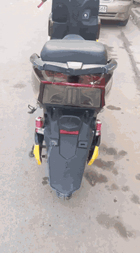 السلام عليكم دراجه سكنس x  شركه حسن وحسين Gt موديل 2025 ملف 3800  6بطاريات جدد شادهن جدد كبار مسطره قبل شهر شادهن  دراجه نضام R
سرعه 90 نواقص الدراجه بريك خلفي دسك وصوت بل الويل الخلفي كلش خفيف 
والكشر شوف العين نظيف الدراجه نظيفه  ماخذها قبل 6اشهر بمليون وميه هسه عارضها 650 وبيها مجال للشراي مكاني بغداد المشتل شارع المطبك رقمي ***********
