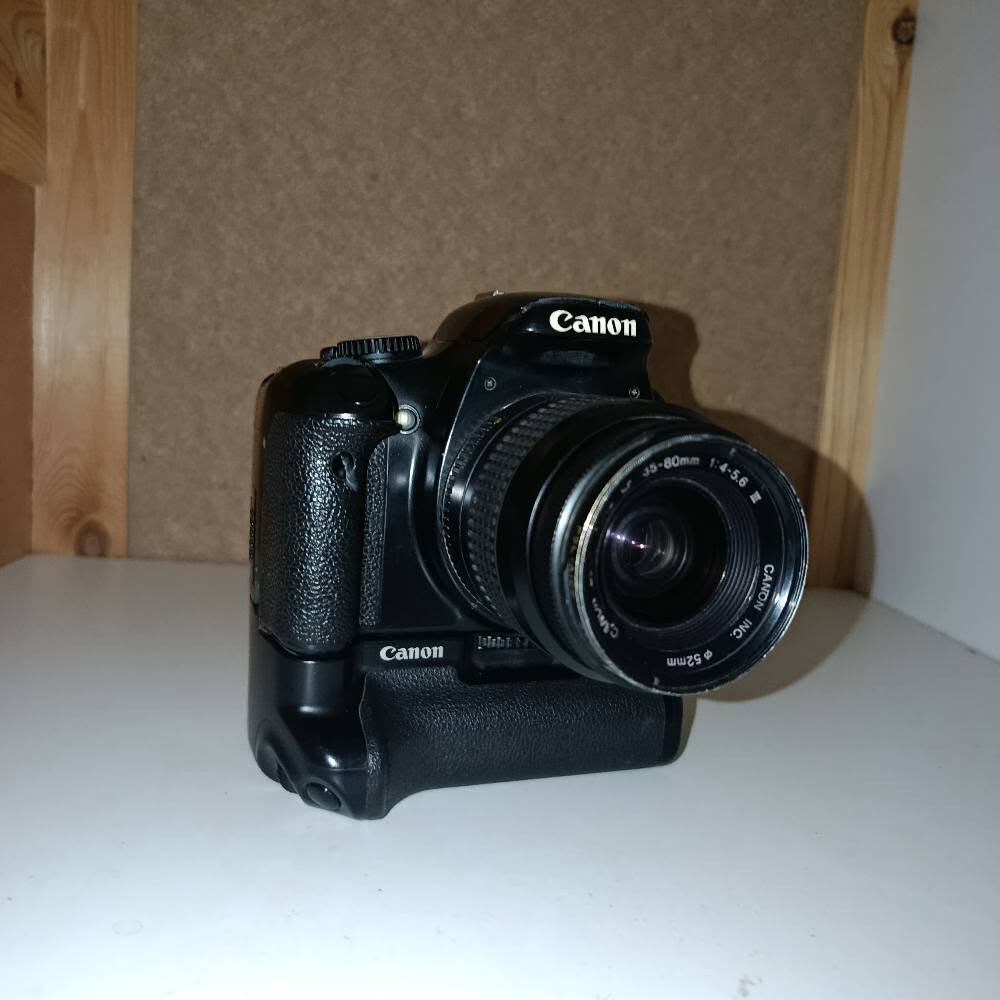 Camera canon 450d   مستعملة. 
Lens 35/80mm مراكش, المغرب


**إذا كنت صاحب هذا الإعلان وتريد حذفه لأي سبب، رجاءا أرسل رسالة إلى الدعم الفني**