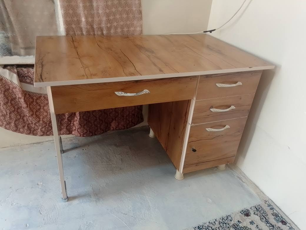 ميز مكتبي شرط جديد ‏‪***********‬‏ كركوك, العراق

