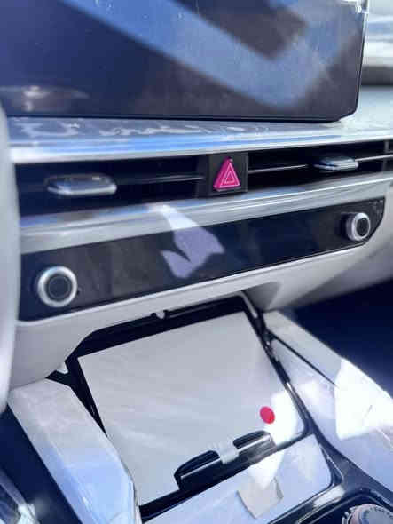 السلام عليكم البيع سورنتو ٢٠٢٤ زيرو ❤‍🔥 طك كارتون ماشيه ١٢ الاف حقيقي بسمي من ٢٤ وليهسه سياره جديده ب معنا الكلمه مكفوله لا صبغ ولا بارد ولا شخوط ولا زلوغ ولا تكحيل فقط رصعه بكد عصوه مسحوبة بس سياره فووول موصفات
ويل ٢٠ ❤‍🔥دادشو سياره ضمان ٥ سنوات ❤ بسمي ارقام جدد وهزه جديده موصفات 
بصمه 
ويل ٢٠ 
دادشو 
دبل كامره 
٦ سلندر 
كير ماوس 
رادار امامي 
سبع راكب 
3 قطع تبريد 
ثلاجه 
٤ عدسات 
بك لايت لد 
اريل نفكيشن 
شاشه متصله 
صندوك كهربه 
هندريك بصمه 
باب كهربه 
تشغيل عن بعد 
صندوك ذكي 
مري شفط وترحب
حساس امامي 
حساس خلفي 
حساس مطر 
كراسي كهربه 
كراسي خلفيه دكم
شنو الموصفات البلك موجوده. 
سياره عل يدي حت مشبج لدعاميه اماميه مسويله مكاني بغداد جديده 
رقمي ***********
