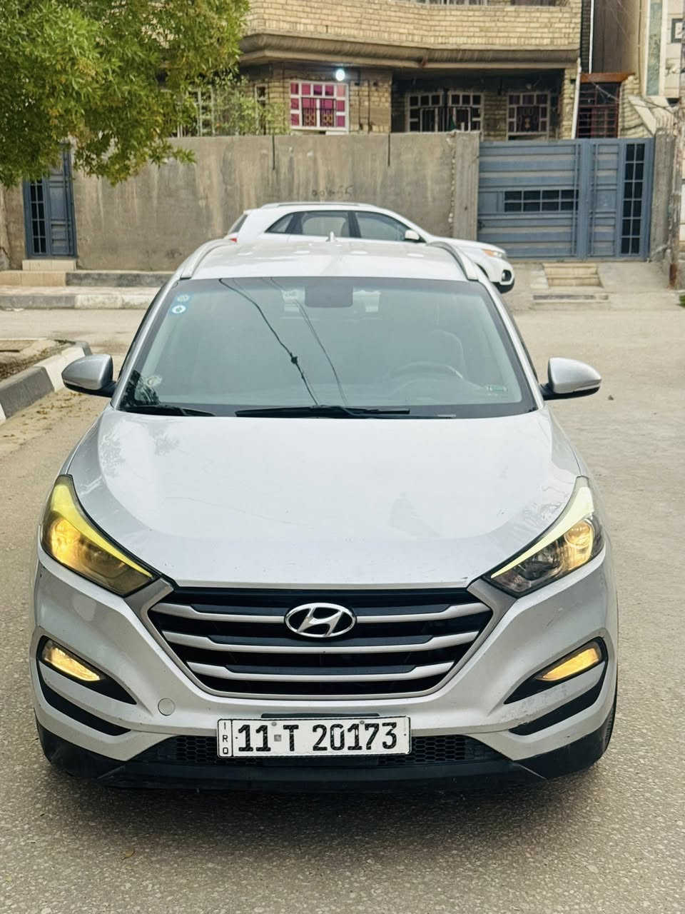 سلام عليكم
هونداي توسان 2017 أمريكي 
الموصفات
بصمه
شاشه كبيره
تحكمات ستيرن
مثبت سرعه
كشنات جلد كشنات تدفئه
تبريد قطعتين
تبريد ثلج
كامره دواره
نقطه عمياء 
محرك وكير وحدادية مكفولات
محرك 2000GDI
السياره 4/4
السنوية تنفذ ٢٠٢٨
ضرر فقط بارد كما موضح في السونار
السياره حلوه ونضيفه ما عده اي شي مال جناي
السياره بسمي تحويل ثاني يوم 
البيع لغرض البناء 
السعر 150ورقه وبيها مجال 
اللاستفسار اتصل ***********
