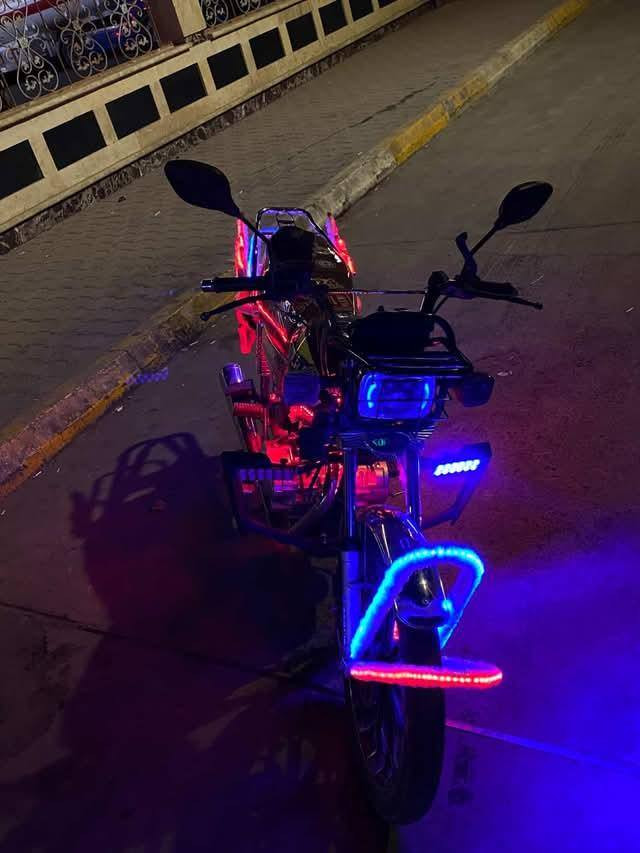 سلام عليكم عندي هاي الدراجة اريد مراوس ب4 كير 2025 وتفاصيل هاي الدراجة تفضل خاص 
اتصال: ***********
