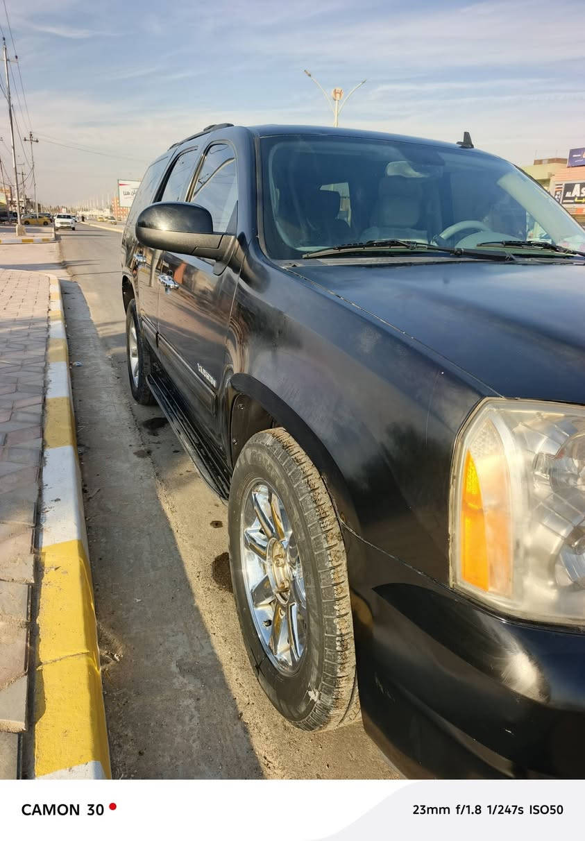 السلام عليكم اخوتي الاعزاء
جمسي يوكن بترة موديل 13 ادوات ادوات 
سيارة جاهزة وحلوة كير مكينة تبريد ثلج كهربائيات كلهه شغالة تخم تاير باتري جديد 6 براغي وكل النمر شغالة
عنوان السيارة الديوانية 
للتواصل واتساب او اتصال
***********
