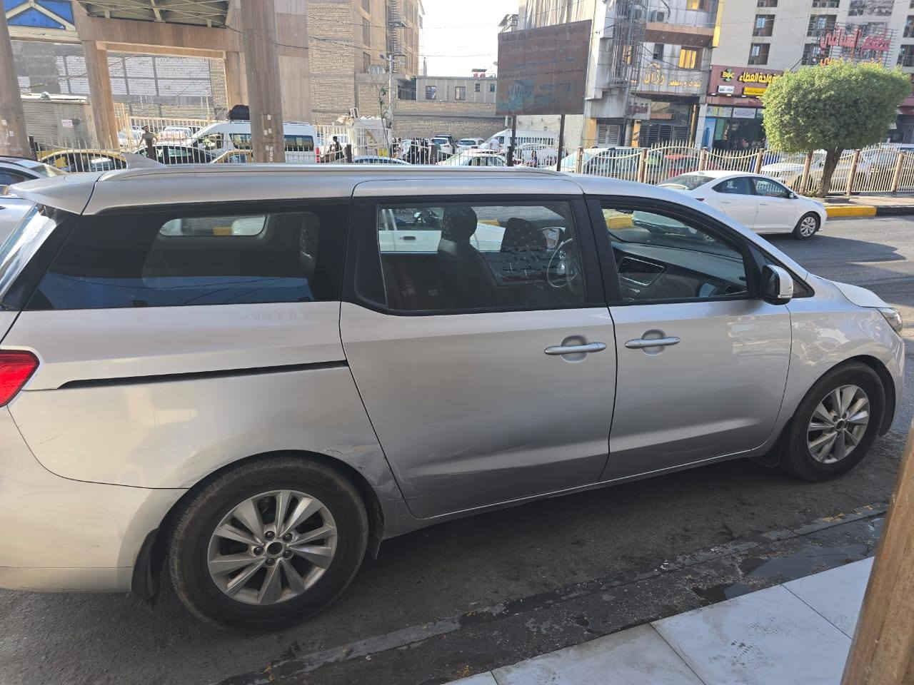 كيا كرنفال موديل 16 للبيع
رقم أربيل سياره خليجي 
بيها جملخ و باب سكن صبخ بدون دواخل سياره حلوه مكان سياره نجف 
سعر سياره 160 بيها مجال 
***********
