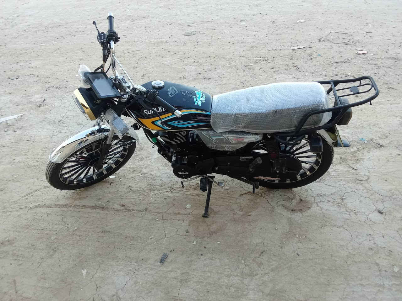 السلام عليكم اخوان سيفان موديل 2025اوراق اسكنر دراجه خير من الله محرك 200 السعر 750مكان حله مركز للستفسار ***********
