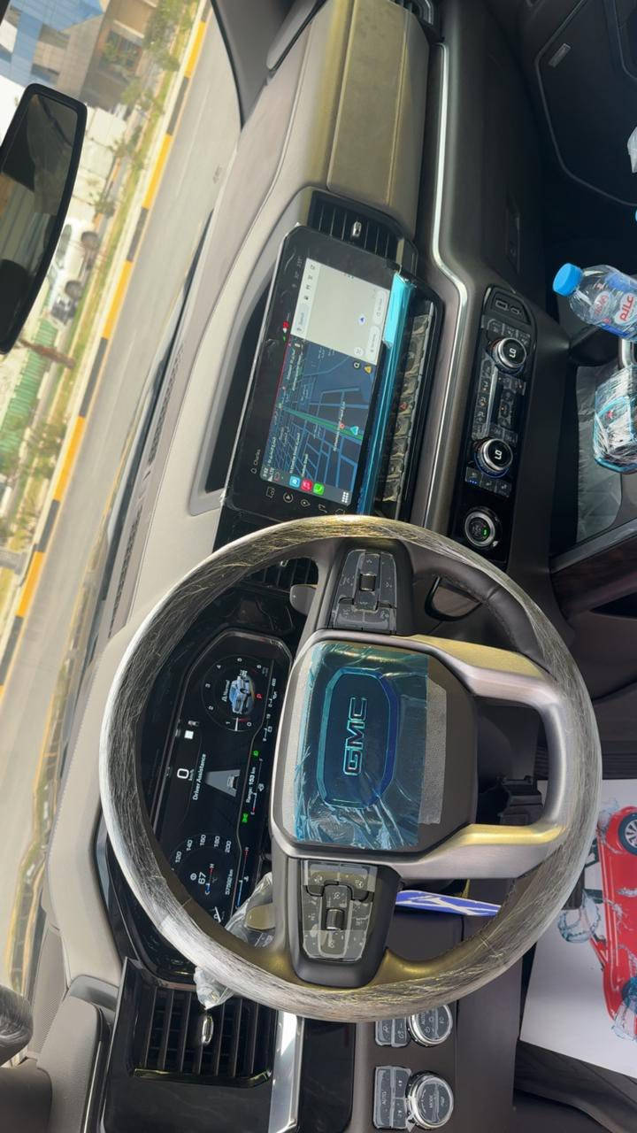 السلام عليكم جمسي سيرا للبيع سياره لون جديد متغير مديل 2023 
1 تبريد كشنات و تدفاء 
2 سياقه ذاتيه رادرات 
3 تحديد مسار 
4 شحن لاسلكي 
5 بدي قطعتين درج و يده مساعد 
6كير طرح 
7 شفتات ستيرن 
8 تحكم ستيرن جهتين 
9 قاصات
10 شاشه كبيره 
11 محرك 5300
12 رقم بغداد 
***********
سياره حلوه السعر 380 و بيه مجال قليل وارد امريكي سياره حادث جاملغ وبنيد
