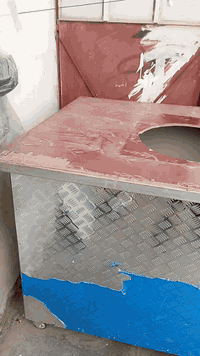 عربانة للبيع العنوان المعامل سوك العكيلي 250الف الاتصال 07712352993