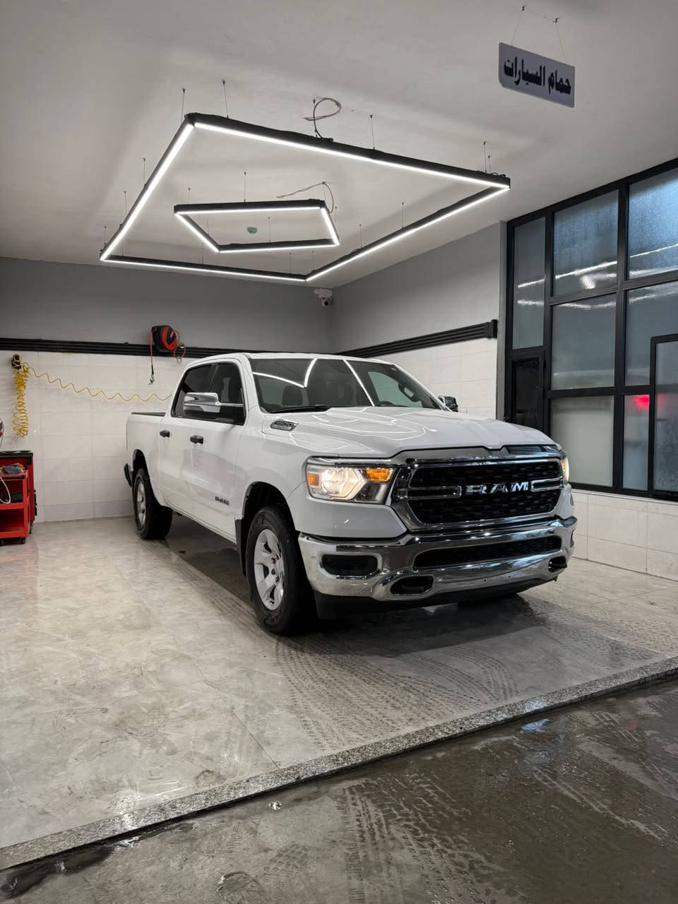 🔥 رام بك هورن – قوة وهيبة على الطريق 🔥موديل 2024 

محرك 8 سلندر 5700 سي سي
نظام eTorque الهجين – عزم أقوى واستهلاك أقل 
أداء عالي وثبات ممتاز بكل الطرق
تصميم قوي وفخم يلفت الأنظار

إذا تدور على بيك أب يجمع بين القوة والراحة… رام بك هورن اختيارك الصح 💪
بودي قصير وباب طويل المرغوب 
الصبغ جاملغ خلفي + باب خلفي وربع جاملغ كلير بجم كبس 
المكان اربيل 📍
بدون رقم تترقم جميع محافظات كردستان 
للتواصل ☎️
***********
