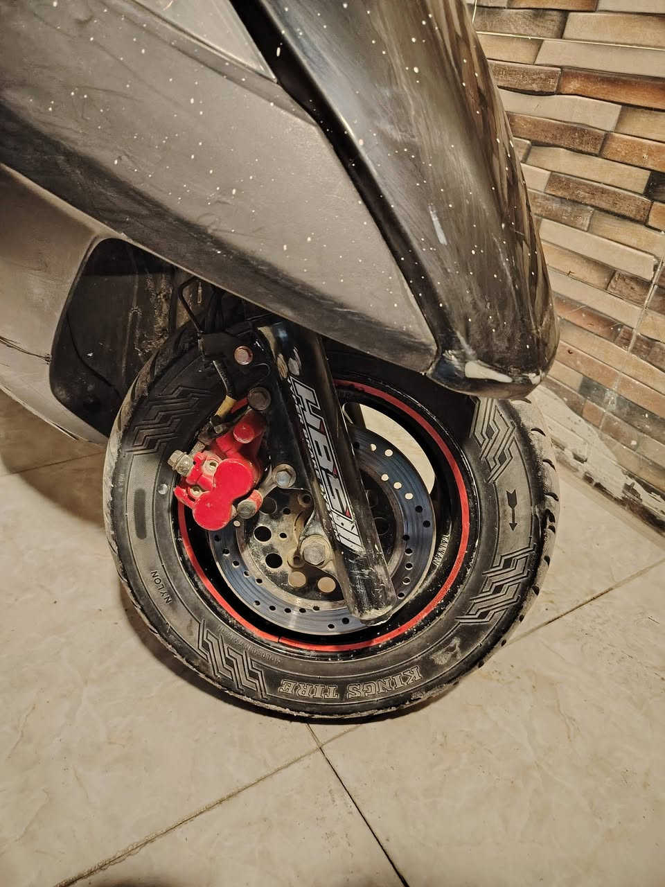 سلام عليكم دراجه ثعلب للبيع شغاله سلف و هندر كهرابايت شغاله الكيلو متر شغال كلشي مابيه مكاني الكاضمية السعر450 وبيه مجال ***********
