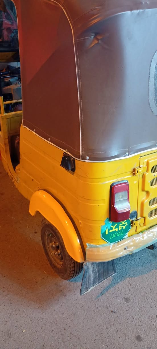 السلام عليكم تكتك للبيع 2020 أوراق اصلي كهربائيات شغاله بلاديه بدون صبغ مكينه ناعمة لاتنقيص ولا تبخير جاهزة كبل للشارع ماناقص اي شي السعر 4,500 وبيها مجال قليل حك الجيه مكاني بغداد الاستفسار على الرقم ***********
