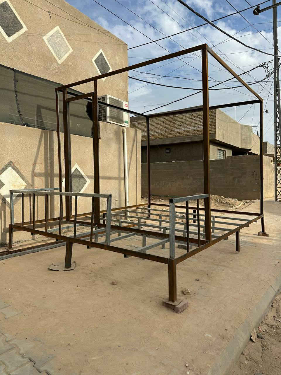 هيكل كرفان 
قياس 3*4  متر مثل مموضح بلصور وحجم الغرفه 3*3
صار اقل الشهر كملته كمل عليه ب 560 الف حتاجيت ومكملته 
سعر  ب 300 وبيه مجال


**إذا كنت صاحب هذا الإعلان وتريد حذفه لأي سبب، رجاءا أرسل رسالة إلى الدعم الفني**