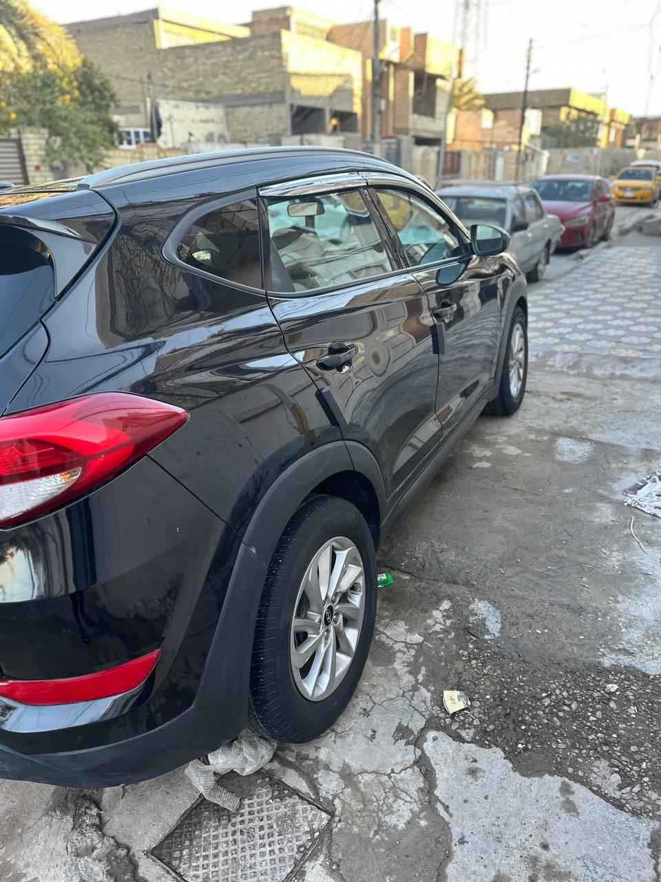 السلام عليكم
سياره توسان موديل 2016 لون اسود رقم دولي 
سليمانيه و بسمي وتحويل ثاني يوم 
محرك 2000 GDi 

وارد امريكي حادثها قبق الجنطه معمر وليس مبدل والسياره مابيها اي قطعة صبغ بس مكان الحادث بل قبق الجنطه وموجود السونار مالته 
السياره احلئ من الصور

*********** بي واتساب

السعر 162 ورقه و بيه مجال الطيبين بغداد, العراق
