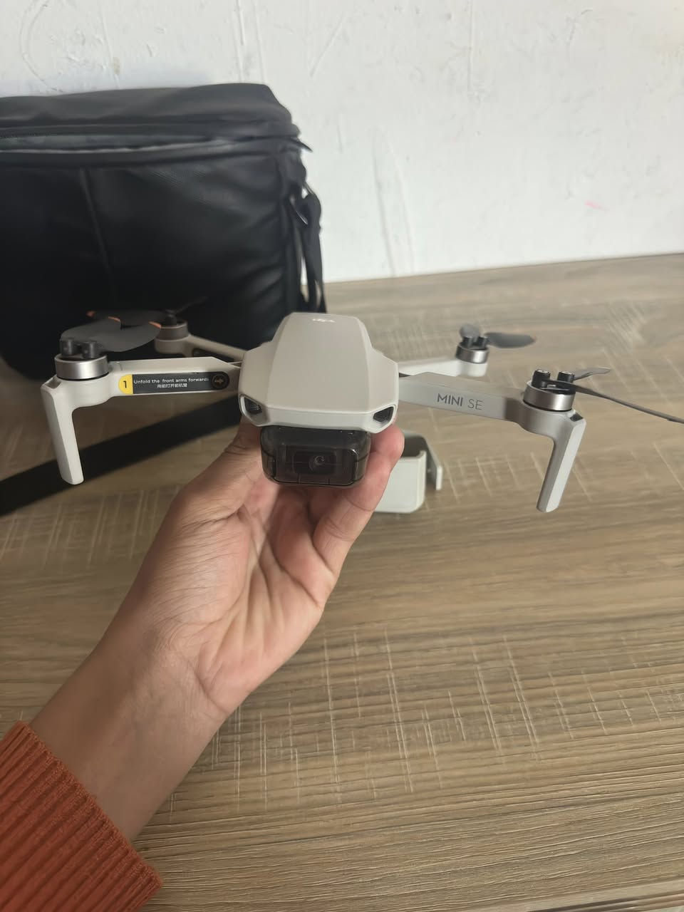 السلام عليكم درون   مني SE للبيع كلش راقيه ونضيفه مال تصوير 4k نضافه 95 استخدام شخصي كامل ملحقات  شخط مابيه الي يحب يشتري ادزله تفاصيله خاص.


**إذا كنت صاحب هذا الإعلان وتريد حذفه لأي سبب، رجاءا أرسل رسالة إلى الدعم الفني**