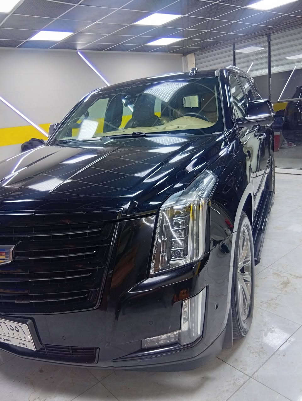 كاديلاك اسكاليد 2020 بلاتينيوم دبل رادار. (خليجي) 
 
السيارة كفاله عامه من الحادث والصبغ والبارد. 
المحرك كفاله من الفتح و التبخير وكلشي 
الكير كفاله من كلشي. 
كهربائيات كله كفاله شرط كلوب واحد ما مشتغل بيها. 
السيارة ماشية 165 الف كيلومتر.
رقم بغداد تحويل مباشر .

1-محرك v8 6200 cc.  تم استبداله جديد .
2-كير ١٠ نمر هايدراماتيك.
3-لايت امامي ٥ عدسات زنون .
4-كشافات زنون .
5-حساس امامي .
6_رادار امامي .
7-السيارة خمس كامرات وكامره 360 درجة. 
8-ويل ٢٢ انج .
9- ابواب بصمة خمس بصمات. 
10-بصمة تشغيل. 
11-مري شفط +قلابة 
12-اشاير مري
13-رادار مري جانبية 
14-دوسات كهربائية تنفتح وتنسد ويه فتحة الباب. 
15-دواخل عسلي. 
16-تنتة كنتارا اسود 
17-المراية الوسطية تتحول الى كامرة خلفية 
18-سلايد روف
19-كشنات خزن ميموري وضعيتين 
20-كشنات امامية كهرباء 
21-تدفئة تبريد كشنات 
22-سكليتر كهرباء 
23-مساج كشنات امامية 
24-ستيرن كهرباء 
25-تحكمات ستيرن 
26-داتا شو 
27-تحكم فور ويل 
28-عداد ديجتال
29-تدفئة ستيرن 
30-شاشة كبيرة لمس 
31-قاصة 
32-جميع التحكمات لمس 
33-ثلاجة 
34-شاحن لاسلكي 
35-مخارج usb+aux +مخرج كهرباء 110v+مخرج hdmi 
36-شاشه خلفية وسطيه.
37-كشنات وسطية تدفئة 
الكشنات الوسطية 38-والخلفية تحكم كهربائي
39)باب الصندوق جكات. كهرباء 
40-حساس استشعار القدم لفتح الصندوق 
حساسات خلفية .

مكان / ديالى بعقوبة. 
السعر /390وبيها مجال حك الجية وتشلع عيوني. 
رقم الهاتف/ ***********
