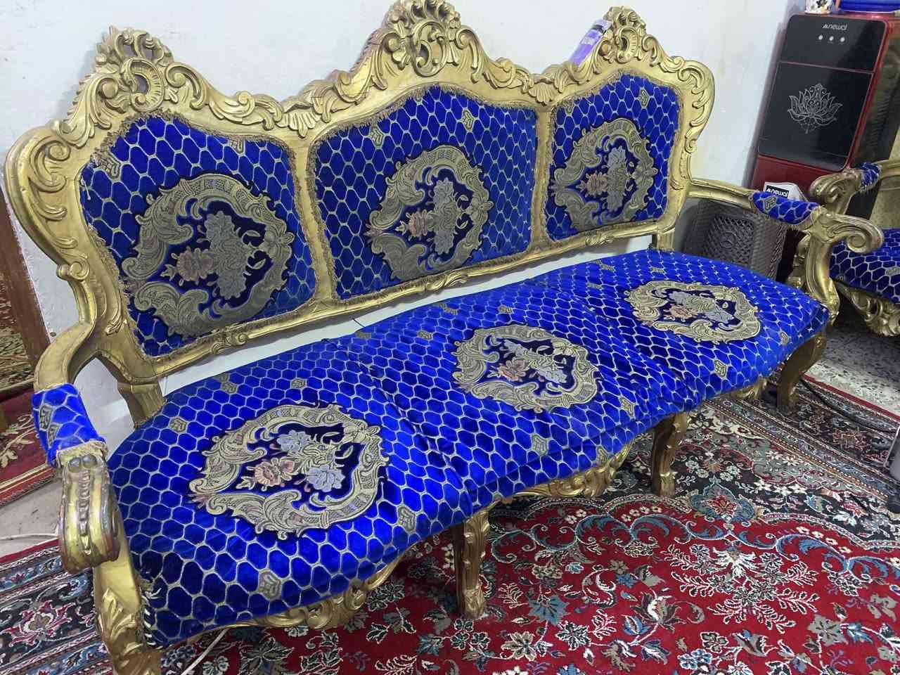 السلام عليكم تخم مصري مكون من قنافات عدد 2وكراسي 2للبيع بسعر 250الف الزعفرانية ***********
