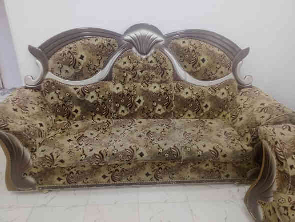 تخم مستعمل نضيف جدا عشر قنفات مكان كوفه حي ميسان السعر 250 وبي مجال للاستفسار ***********واتساب
