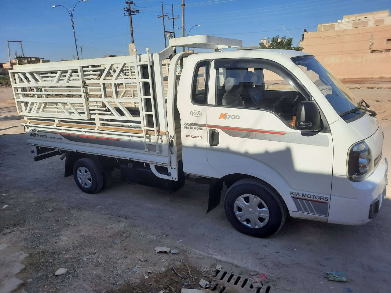 السلام عليكم سياره بنكوا موديل 2021 للبيع رقم انكليزي بأسمنه سياره جديده والمو شراي لايتصل مكلف بالنشر  للإستفسار الاتصال على الرقم ***********
