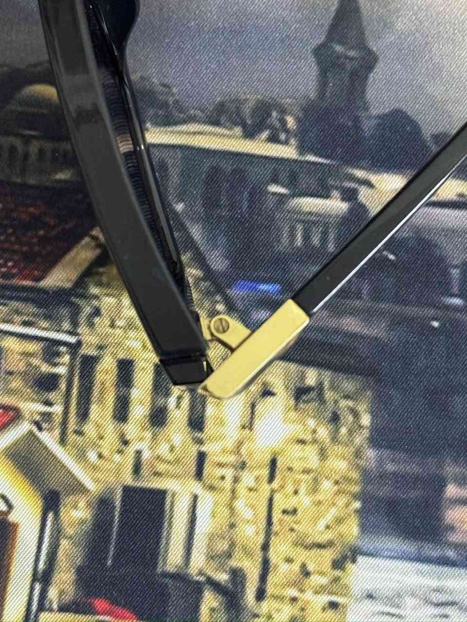 Tiffany&co العريقه
اورجنال

ايطالي

قطعه زيرو 

فريم اسود

بداية ذراع شعار تيفاني T 

لون عدسات اسود

للحجز والاستفسار خاص


**إذا كنت صاحب هذا الإعلان وتريد حذفه لأي سبب، رجاءا أرسل رسالة إلى الدعم الفني**