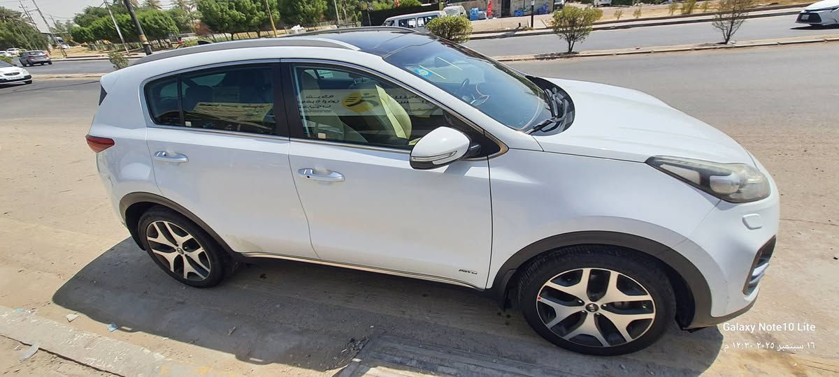 سلام عليكم 
سبورتج 2017   GTLain  جي تي لاين 
خليجي
فول مواصفات  
بصمة 5
بانوراما 
محرك ٢٤٠٠ 
قطعتين تبريد
كشنات كهربائية تدفئة وتبريد 
كشنات الخلفية تدفئة 
جنطة بصمة
هندبريك بصمة 
حساسات أمامية وخلفية 
زراكات امامية
كامرة 
شاشة أندرويد 
مانع الانزلاق 
نزول منحدرات
فور ويل 
3 انضمة للقيادة 
اشاير بالمري  زائد  
داخل جلد بالكامل
سعرها  185 وبيه مجال 
مكان الحرية 
رقم الهاتف 
***********
