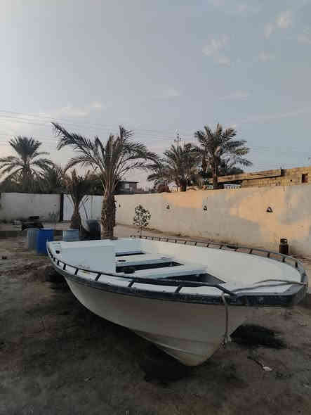 سلام عليكم زورق للبيع يوسفي الكويتي الطول ٦ امتار ونص كلش نضيف مكينه 250 ماركري + سستم صوت + اناره + قطاس ماء + فول بازين 70 لتر) (سعر 60 $$
 مكاني ابو الخصيب ***********
