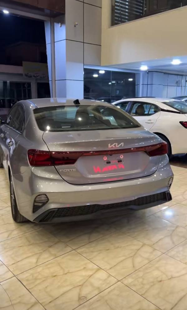 كيا فورتي نص مواصفات
كاتي تترقم شمالي
ضررها جاملغ امامي صبغ مع حافة البوند بدون ايرباك
ماشيه 15000 
للاستفسار
***********
*********** دهوك, العراق
