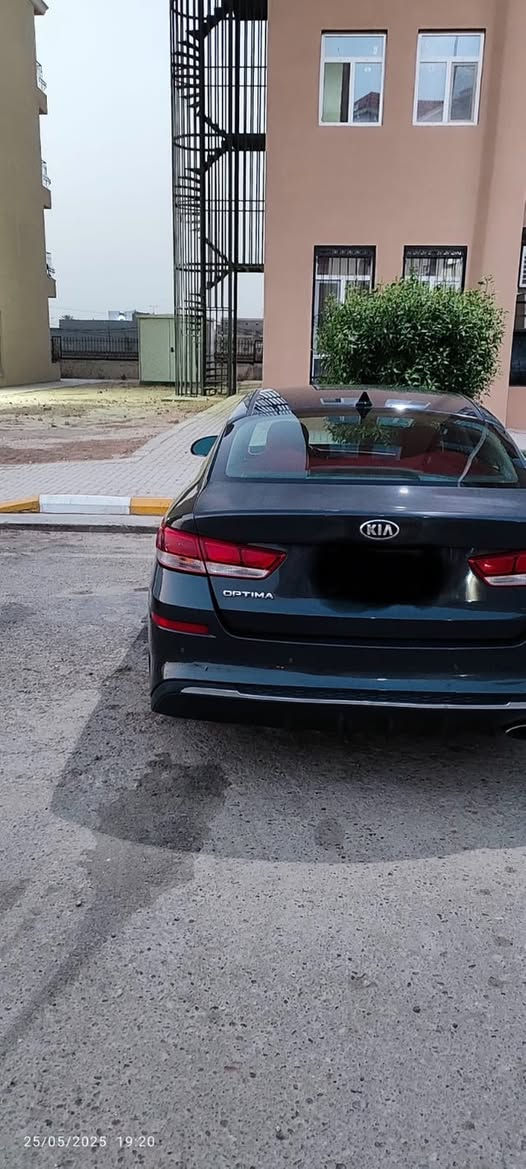 السلام عليكم
للبيع كيا أوبتيما موديل 2019 وارد امريكي رقم بغداد الجديد  سنويه لغاية 2031 لون رصاصي فول مواصفات ماعدا البانوراما ضريتها باب وجاملغ خلفي الجهه اليمين والسونار موجود رايدها ب 13000 الف $ مكان السيارة بغداد / العامريه للاتصال على الرقم 
***********
