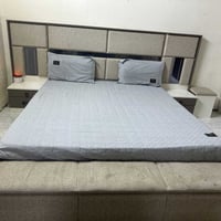 غرفة نوم • نضيفه • مستخدمة شهور