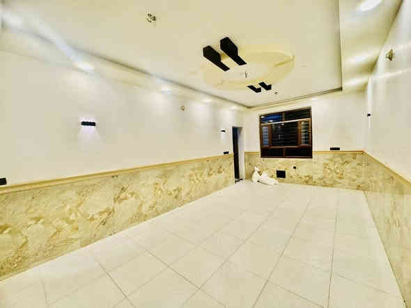 بيت ٢٠٠ متر ايجار مجمع بيتي ٢
مقابيل الصلطان طابق ونص
يتكون من ستقبال بطبخ صالة
فوك وجوه غرفه عدد ٣ صحيات عدد ٣ منور إيجاره ٣٥٠ الاستفسار
***********
