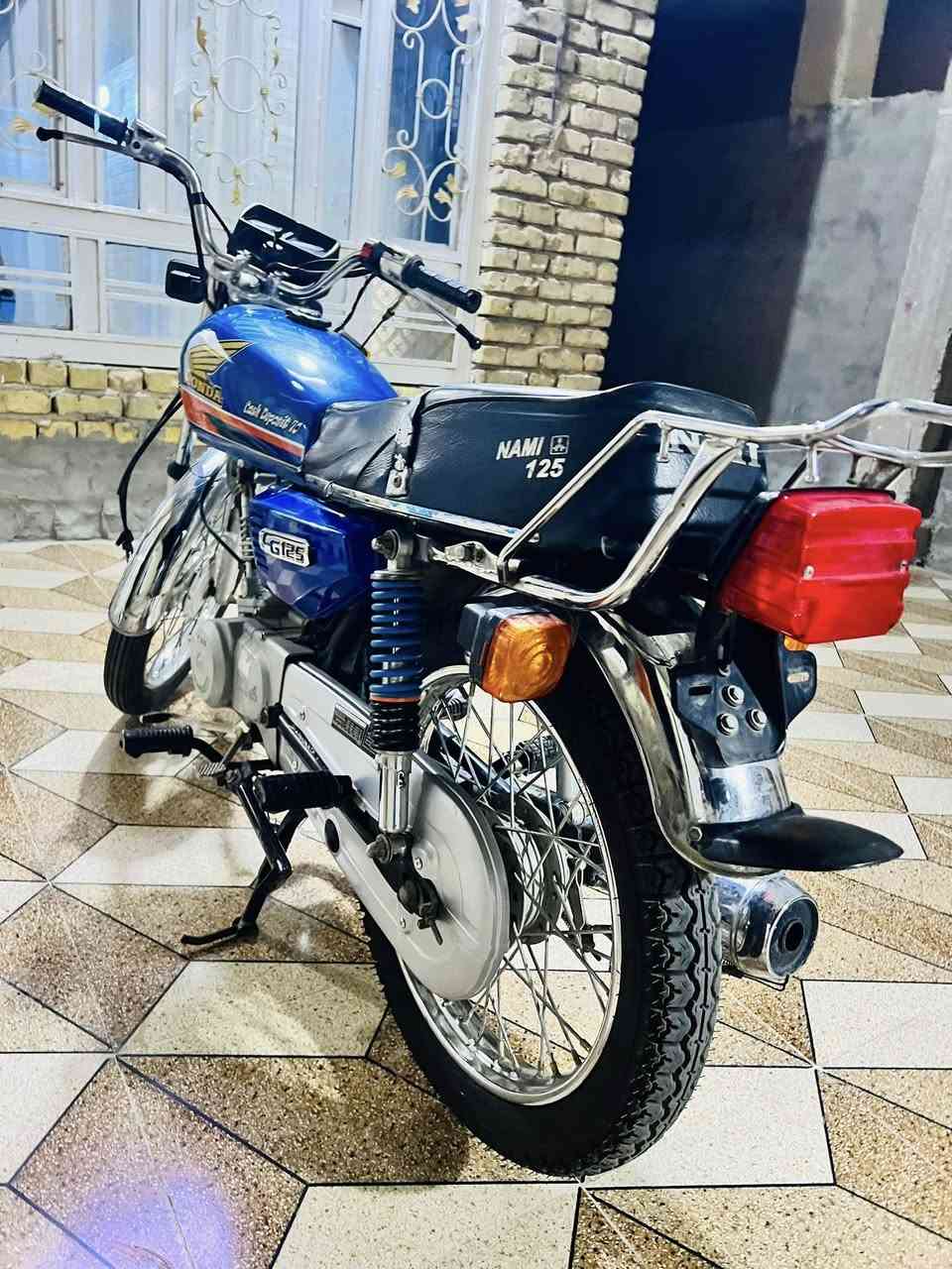 سلام عليكم
دراجه 4كير 
دراجه خير من الله نضيفه
كهربائيات كله شغاله دراجه ما نقصه أي شي 
كفاله
عنواني واسط قضاء الحي 
***********
