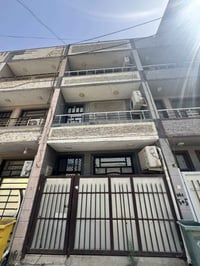 دار ملك صرف سكني للبيع المساحه 50 م واجهه 5 نزال 10  يحتوي 3 غرف نوم و...
