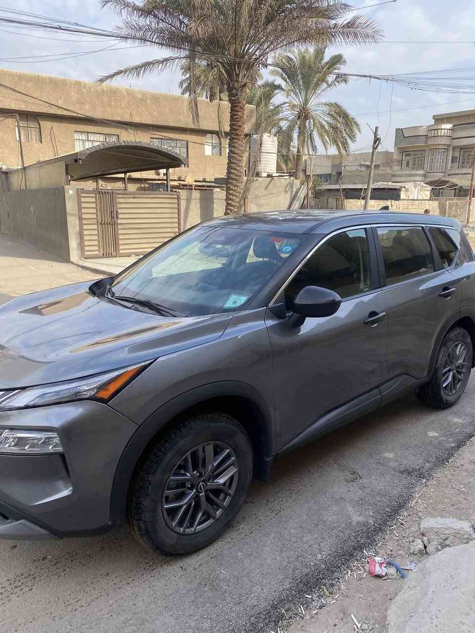 نيسان روج بغداد 
بدون ايرباك محرك ٣ سلندر 
ماشية ٢٥ الف ميل 
 السيارة على ايدي اني مستوردها على وضع الشركة 
صبغ بنيد فقط حادث سطحي 
مواصفات 
فور ويل 
رادار امامي خلفي نقطة عمياء 
شفتات 
اوتو هولد 
اوتوستوب 
كروز 
بصمة 
مديل ٢٠٢٣ السيارة باسمي 
سعرها ١٥٨ وبيها مجال 
الشراي يتصل 
باقي التفاصيل واتس اب 
***********

