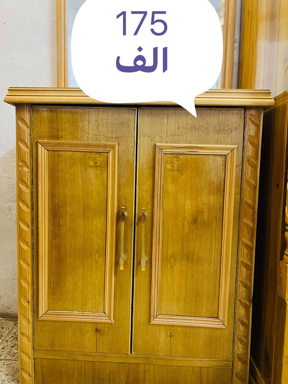 تخت نفر مع ميز تواليت جدد غير مستعملين خشب ثقيل درجة اولى صبغ حراري
175 الف قفل قفل 
***********
***********
