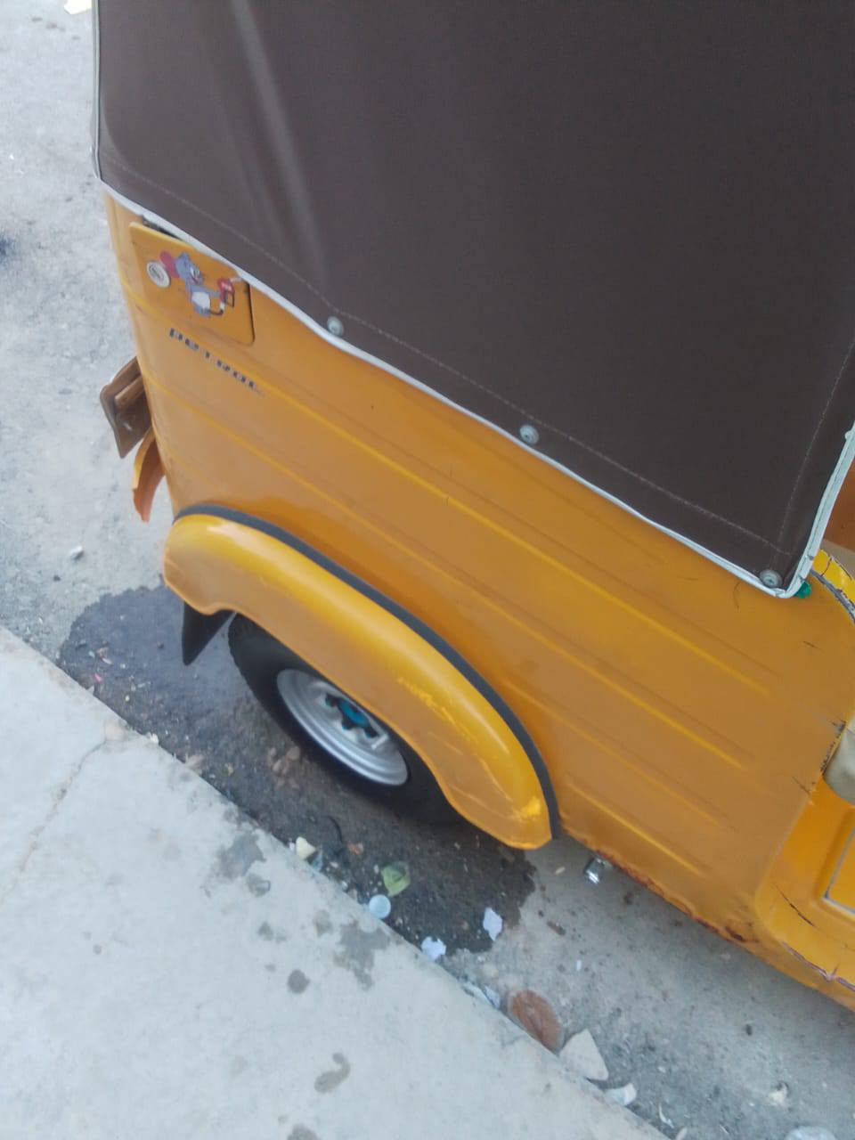 تكتك البيع
2020 شهر 11
عنوان بغداد المشتل الراسه 
الرقم ***********
