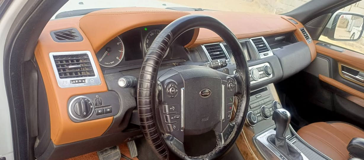 سلام عليكم سياره للبيع رانج مديل2013 فول مواصفات كفاله عامه رقم بغداد رقم نكليزي شرط تحويل عنوان بصره الدير الشافي***********
