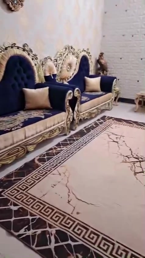 سلام عليكم تخم ملكي للبيع تخم نضيف وبي طبلات هدية عدد 3 ماخذي بواحد ونص الله شاهد بس متوزي ابيعة اريد ٧٥٠ وبي مجال بصيط رقم ***********متواجد واتساب  ومتواجد اتصال 👍🏻🤍
